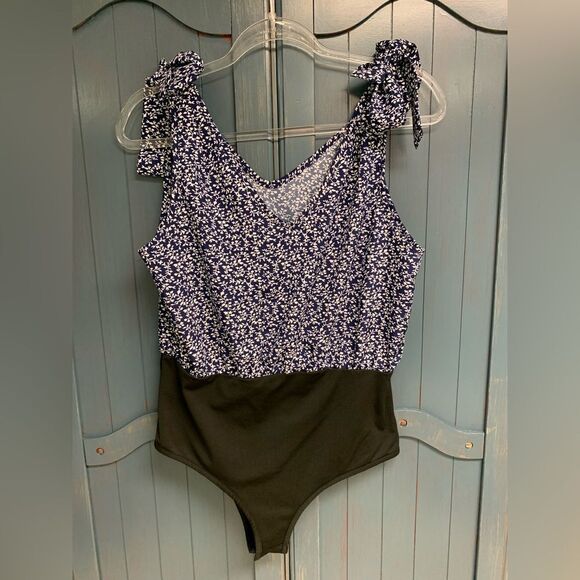 Shein Cute Floral Snap Shirt - Picture 1 of 12